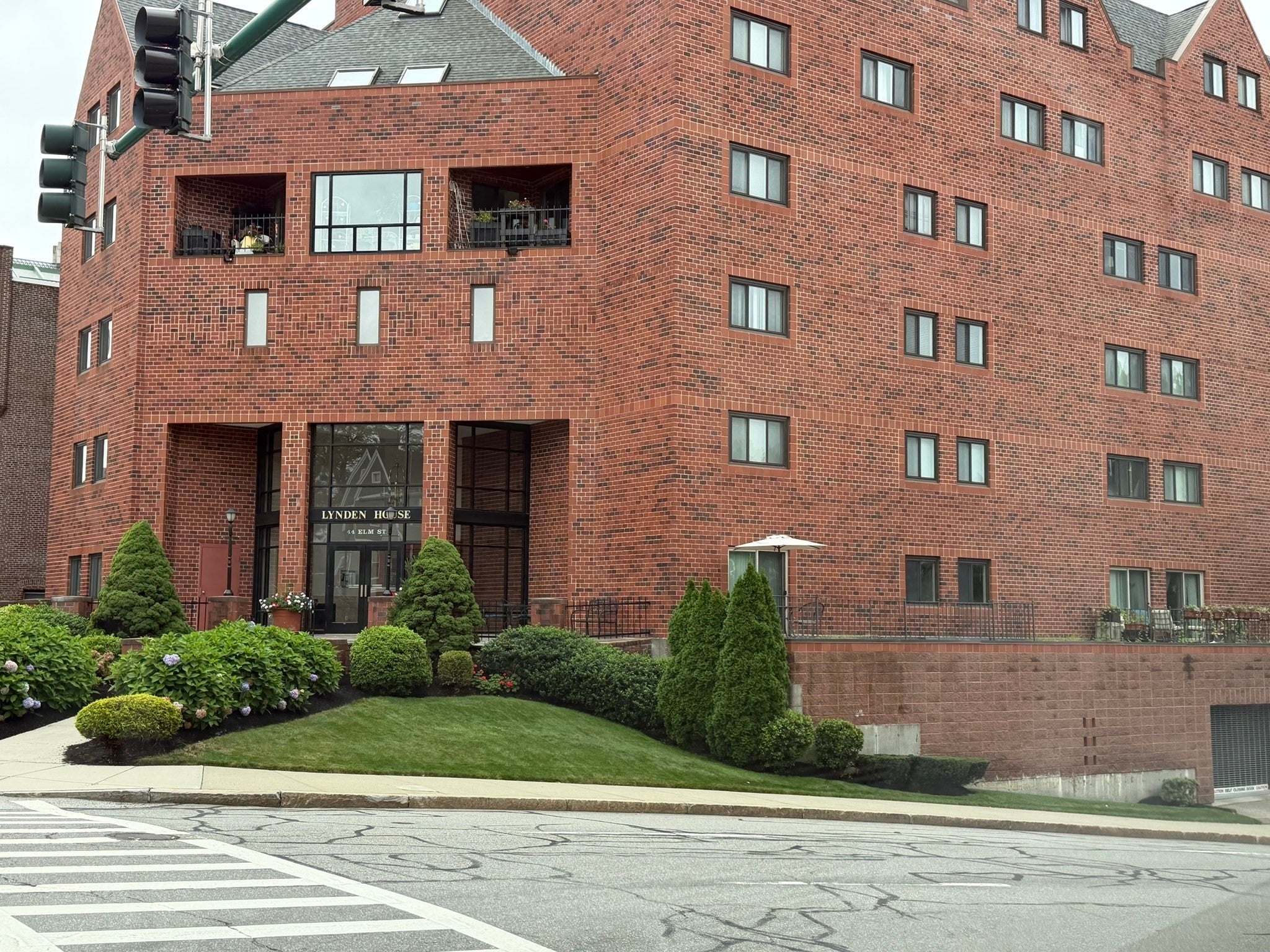 Photo of 44 Elm St, Worcester, MA