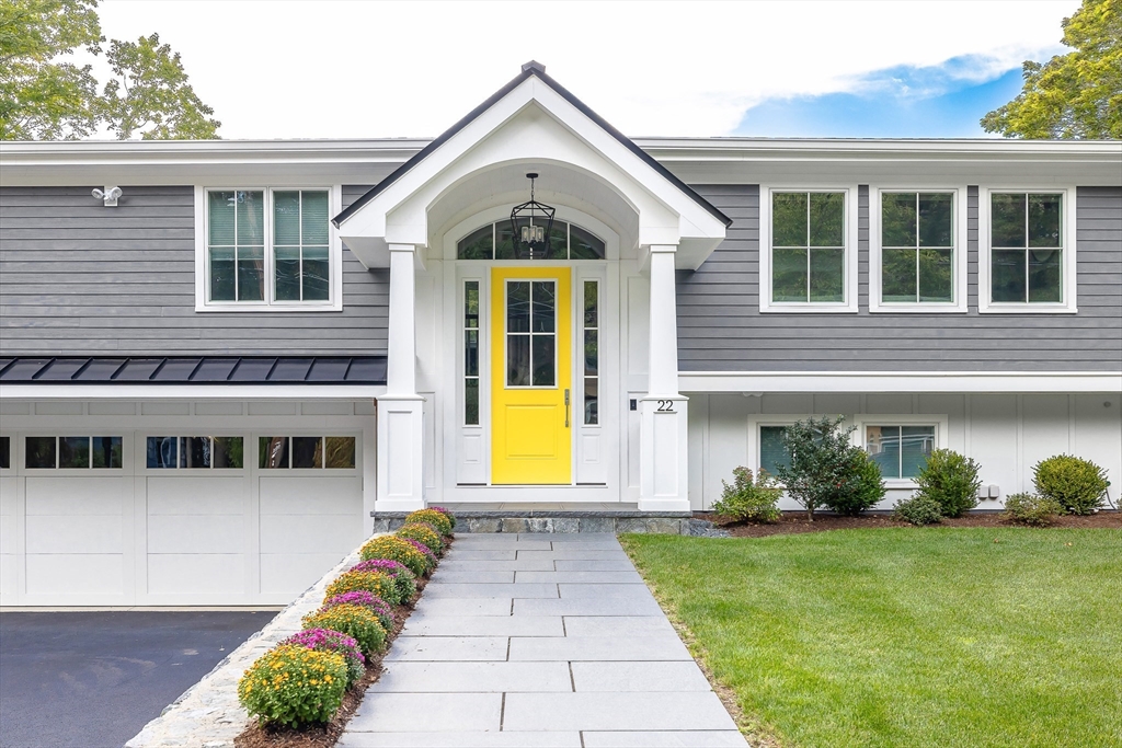 Natick, Massachusetts 01760, United States, 3 Bedrooms Bedrooms, ,3 BathroomsBathrooms,Residential,Pending,211374