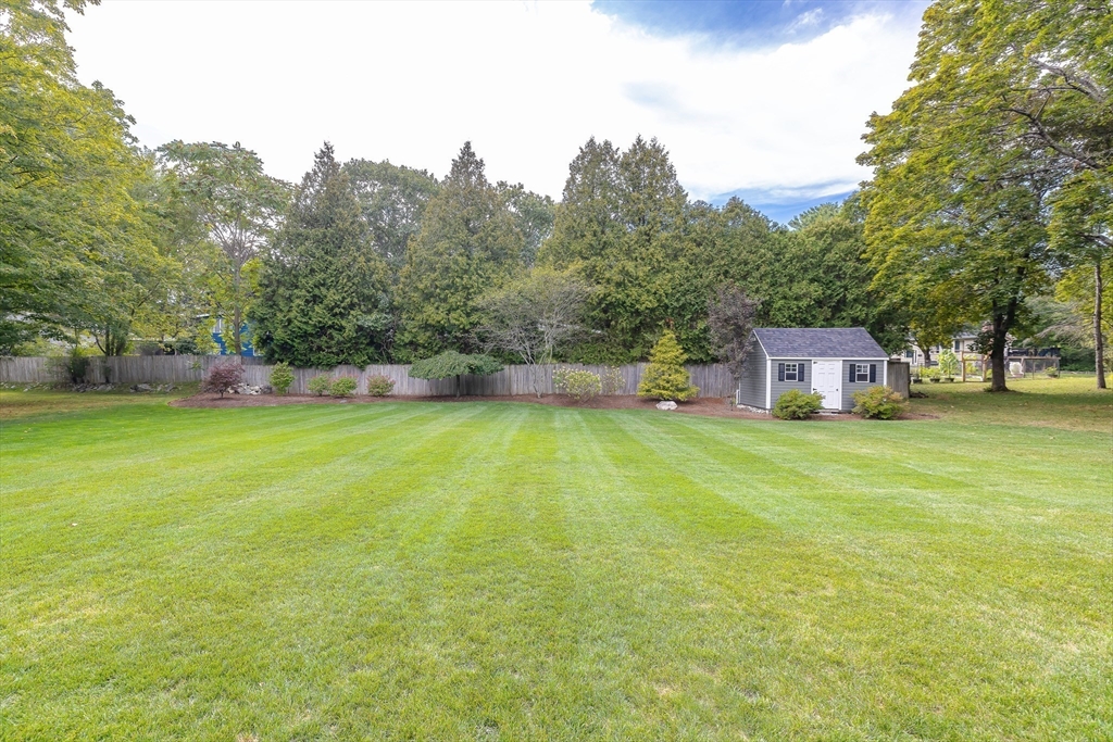 Natick, Massachusetts 01760, United States, 3 Bedrooms Bedrooms, ,3 BathroomsBathrooms,Residential,Pending,211374