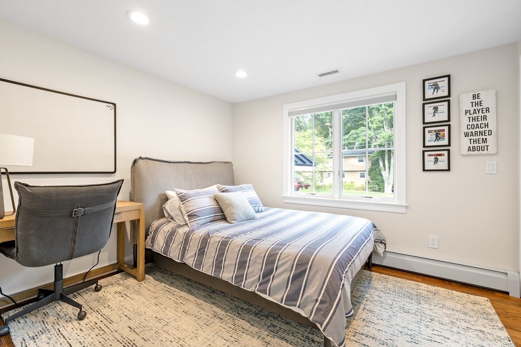 Natick, Massachusetts 01760, United States, 3 Bedrooms Bedrooms, ,3 BathroomsBathrooms,Residential,Pending,211374