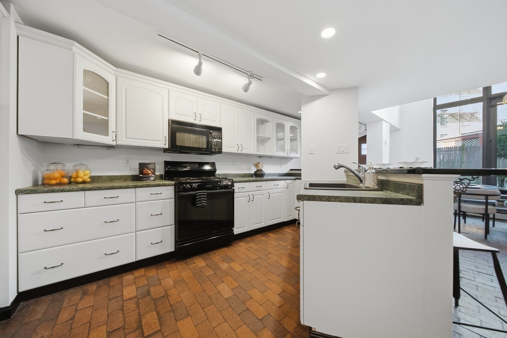 3 Medford St, Chelsea, MA, 3 Medford St, Chelsea, MA Photo #14