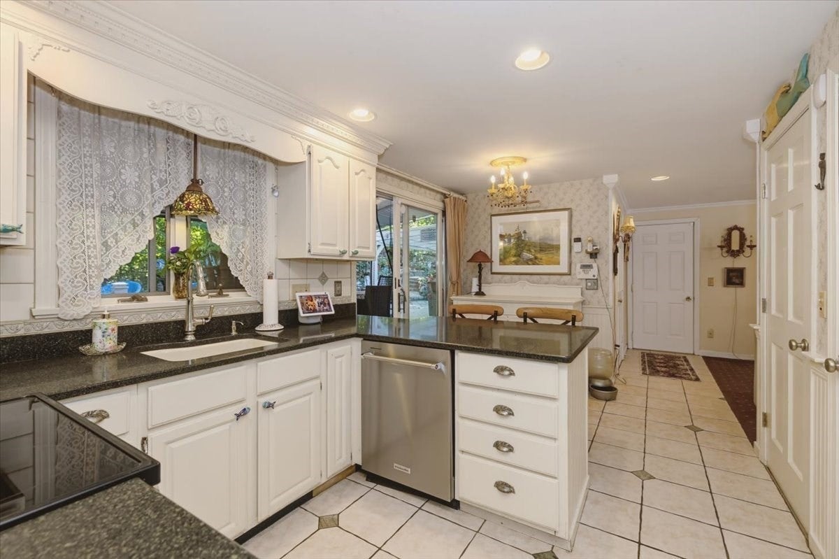 4 Brierwood Ct, Gloucester, MA, 4 Brierwood Ct, Gloucester, MA Photo #10
