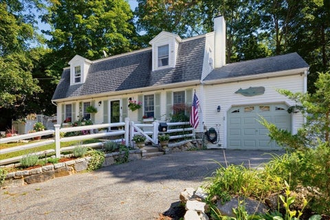 Photo of 4 Brierwood Ct, Gloucester, MA 01930 (MLS # 73580847)