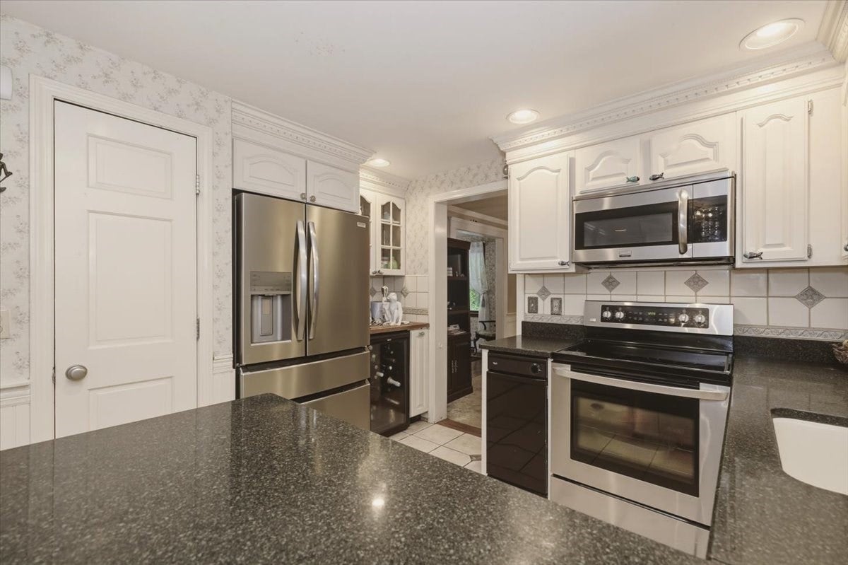 4 Brierwood Ct, Gloucester, MA, 4 Brierwood Ct, Gloucester, MA Photo #12