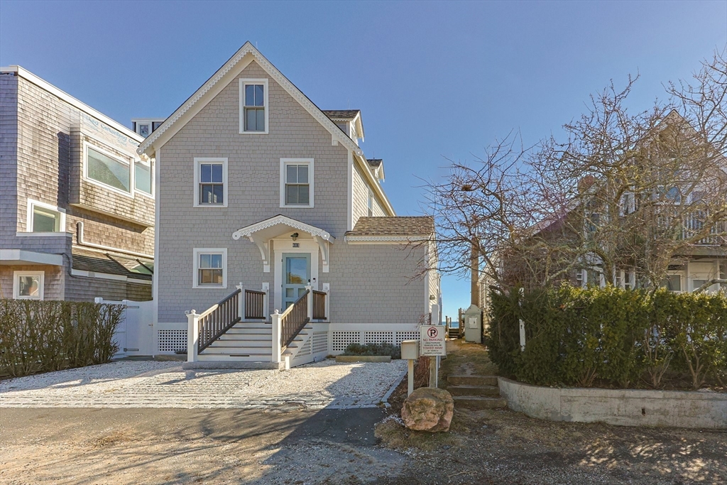 613 Commercial Street