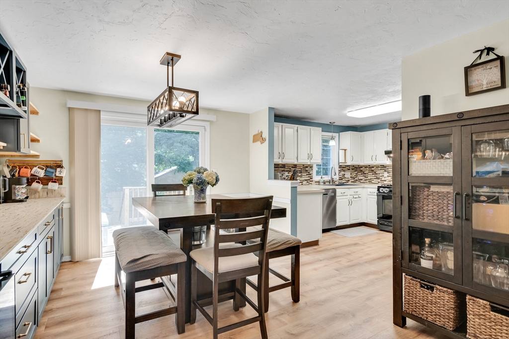 16 Camelot Ct 16