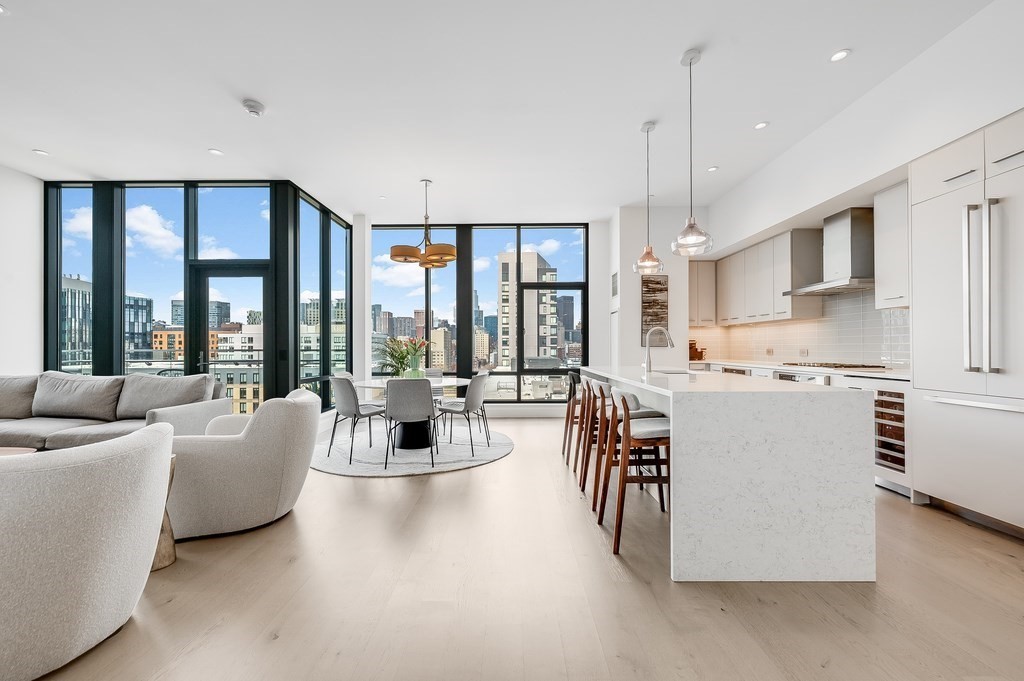 40 Traveler St PH802