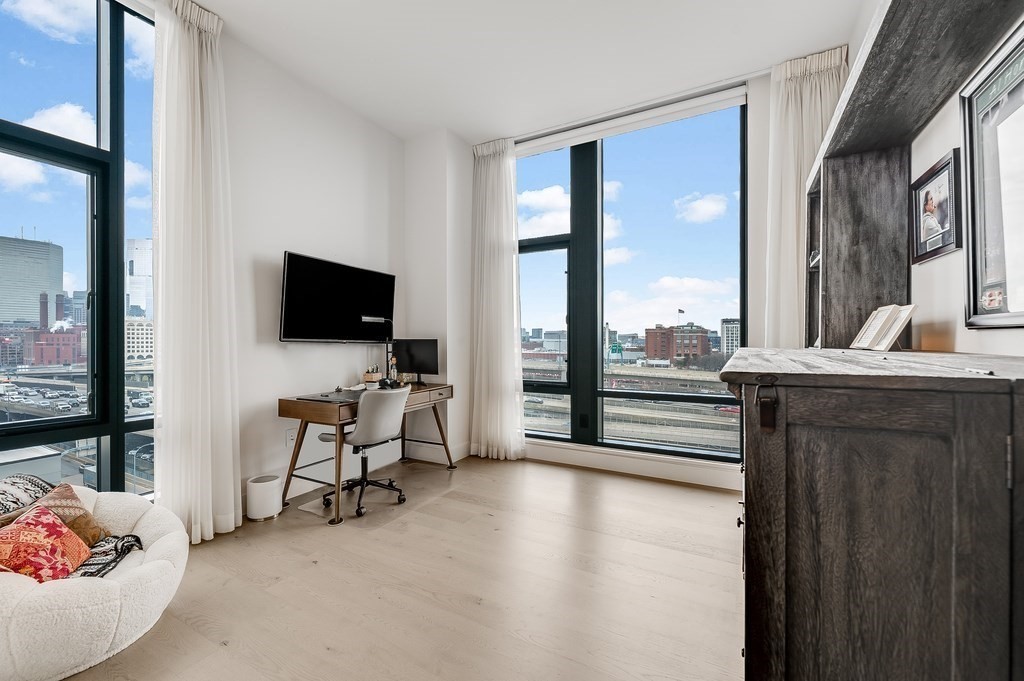 40 Traveler St PH802