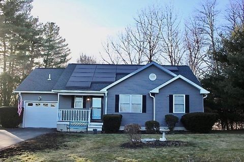 15 Elizabeth Dr 15 Northborough MA 01532