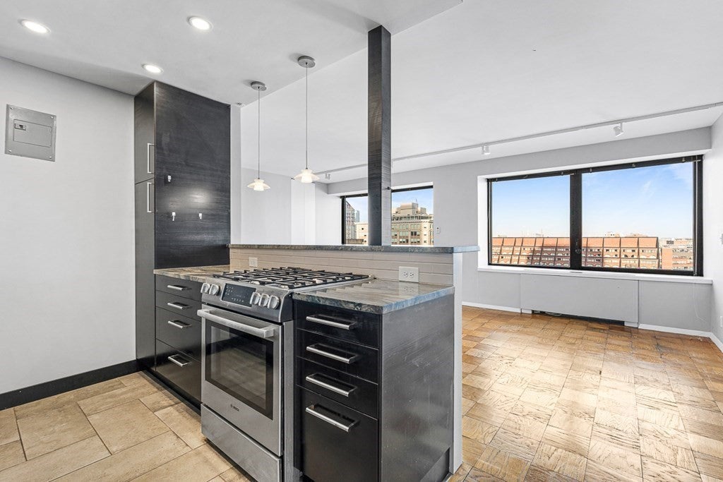 85 East India Row #10H, Boston, MA Photo #1