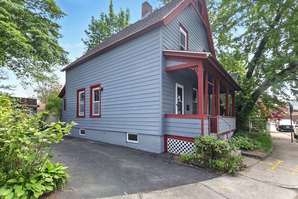 17 Manhattan St