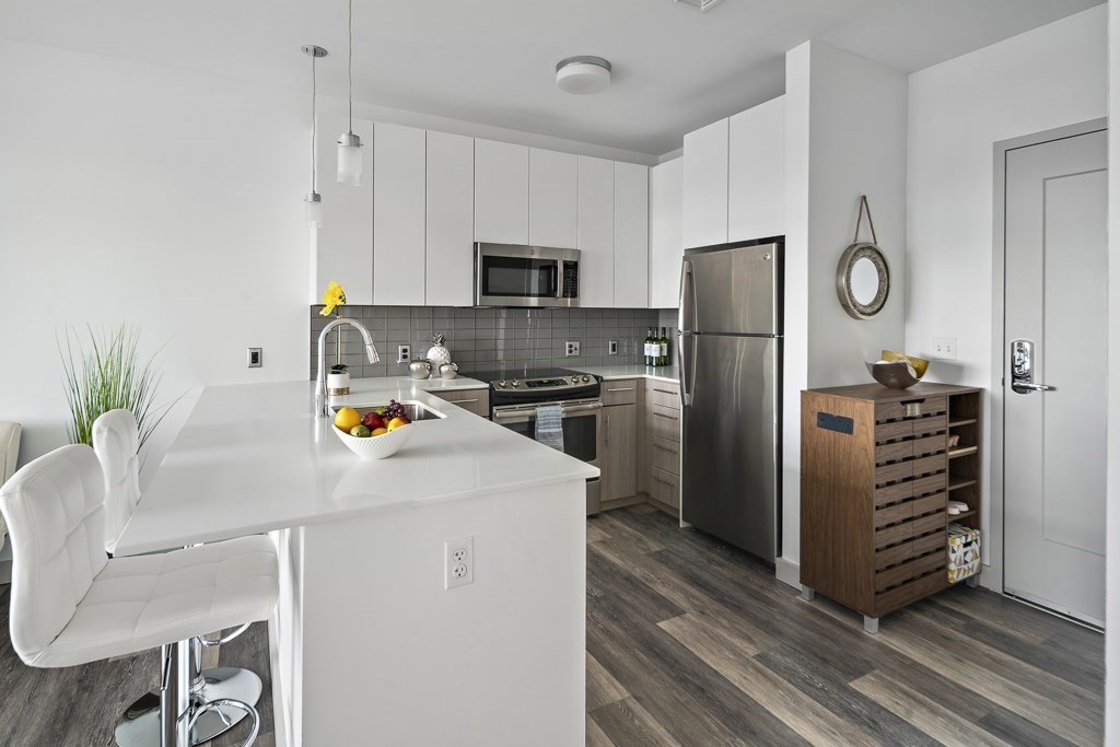 Photo 6 of 25 of 180 Telford St 603 condo