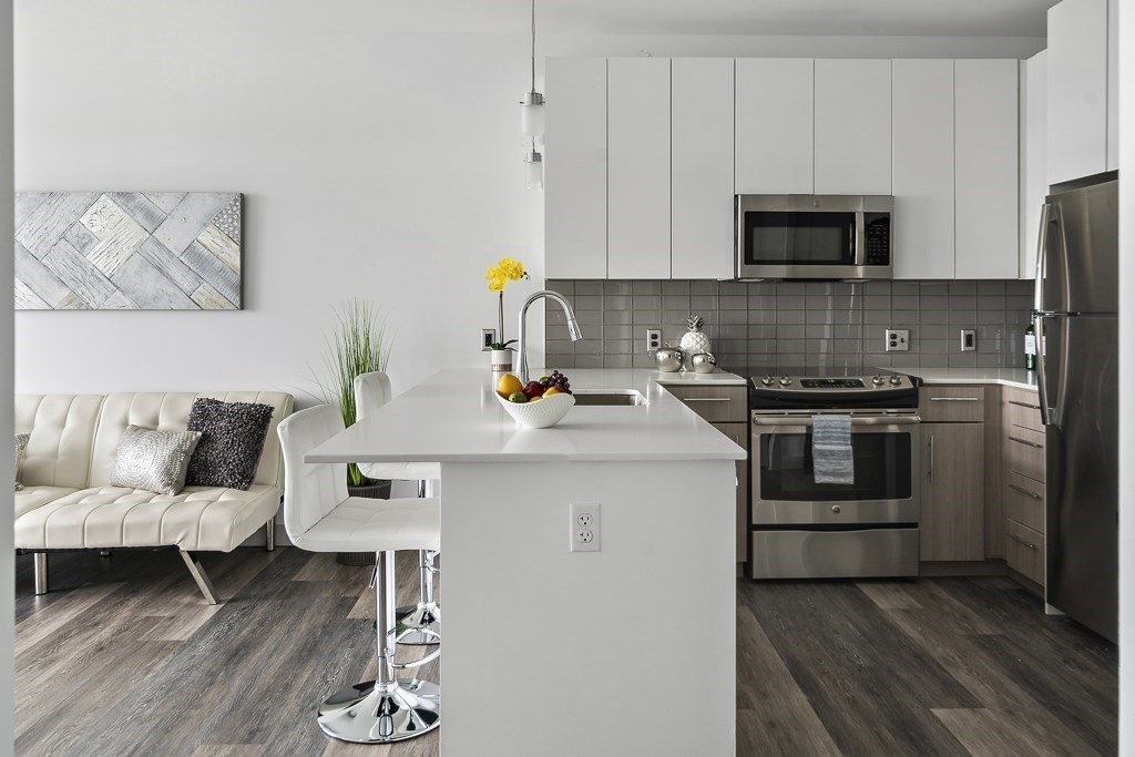 Photo 9 of 25 of 180 Telford St 603 condo