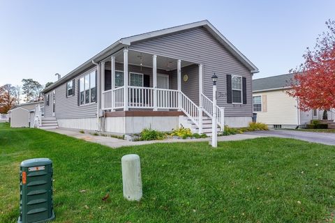 Photo of 37 Bluejay Street, Tiverton, RI 02878 (MLS # 73448016)