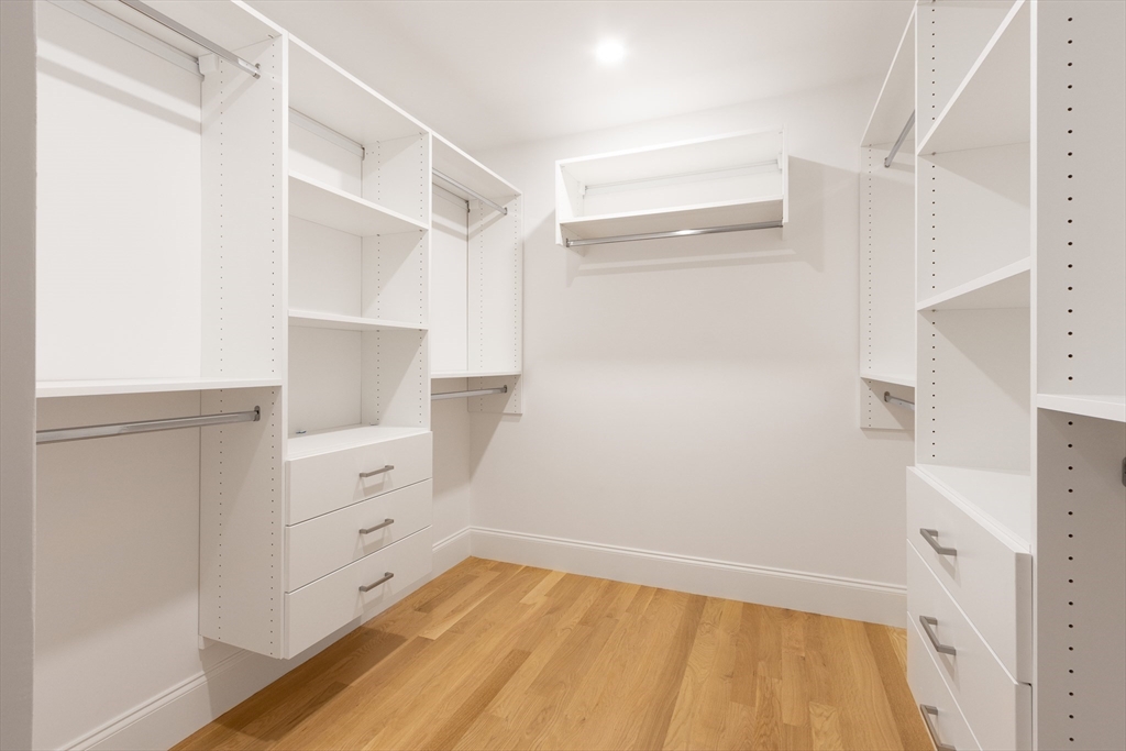 Natick, Massachusetts 01760, United States, 6 Bedrooms Bedrooms, ,6 BathroomsBathrooms,Residential,Active,18109