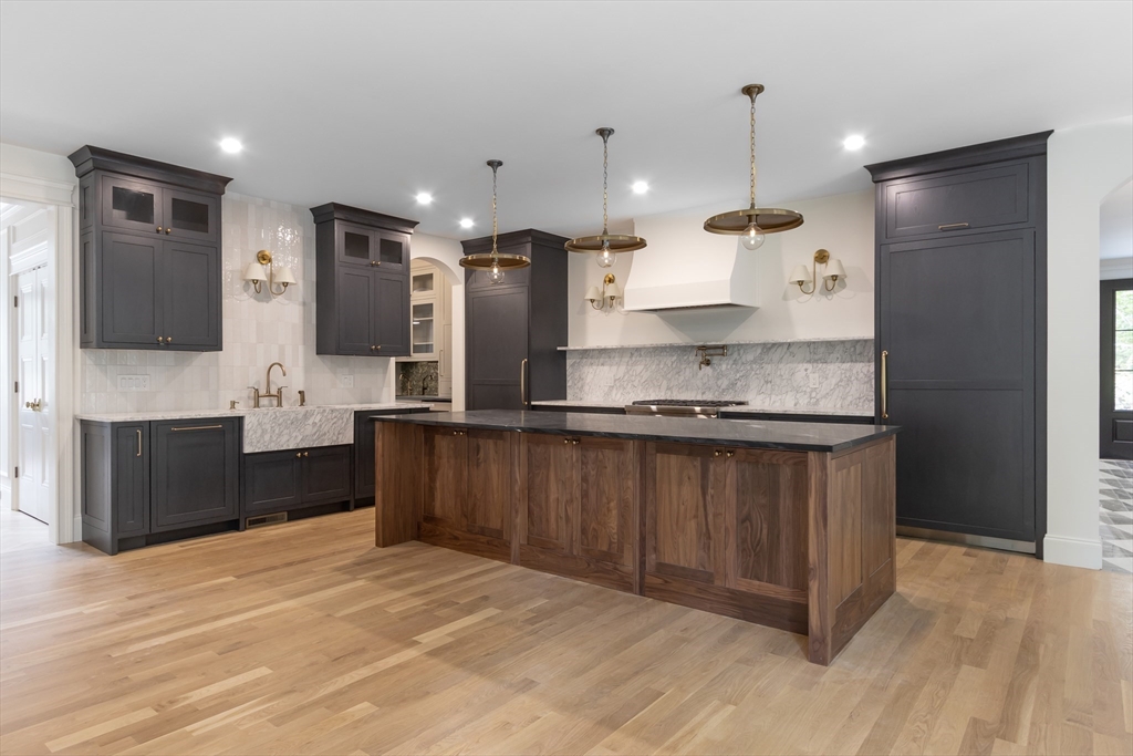 Natick, Massachusetts 01760, United States, 6 Bedrooms Bedrooms, ,6 BathroomsBathrooms,Residential,Active,18109