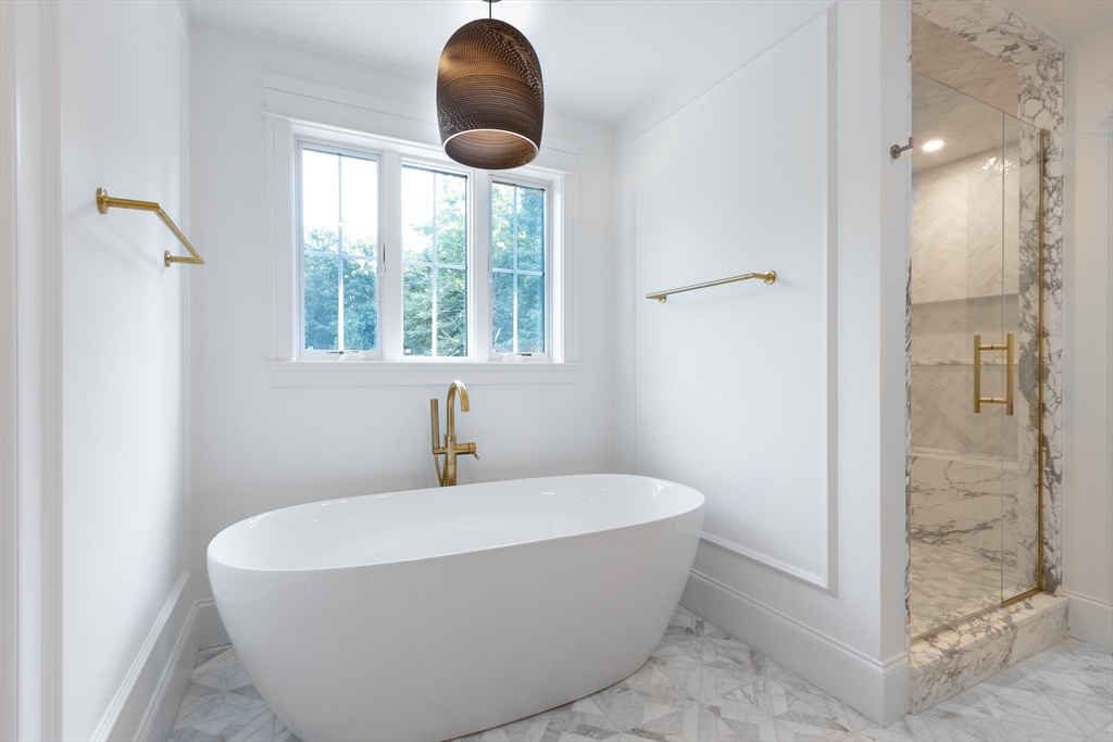 Natick, Massachusetts 01760, United States, 6 Bedrooms Bedrooms, ,6 BathroomsBathrooms,Residential,Active,18109