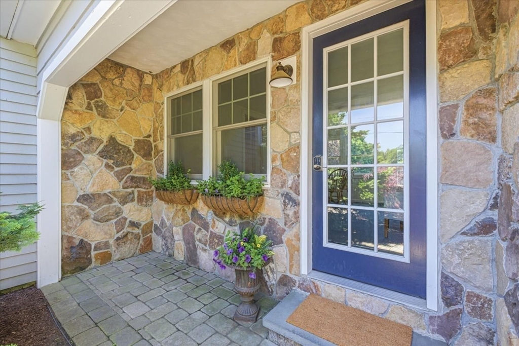 7 Lawrence Cir