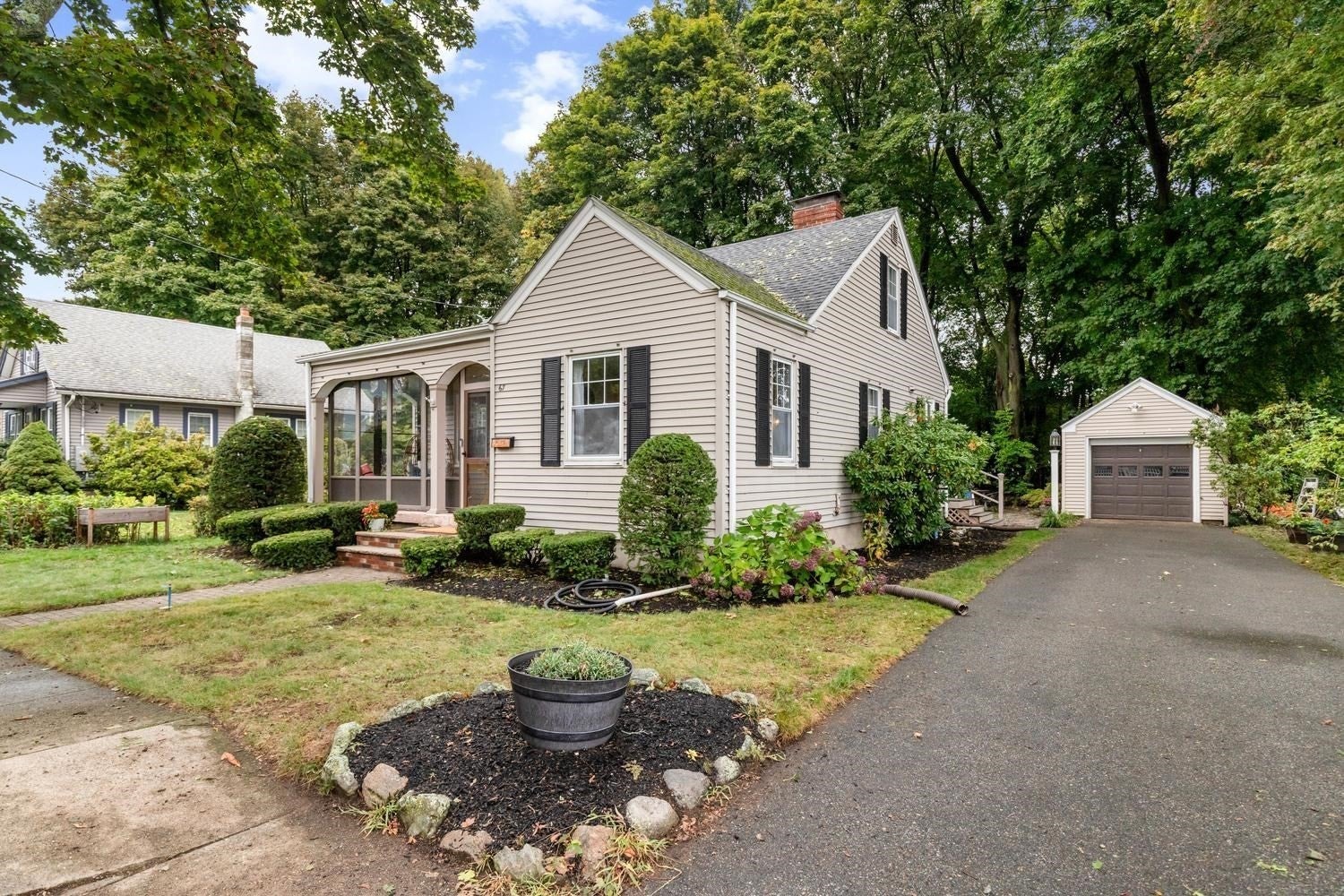 67 Ellsworth Rd