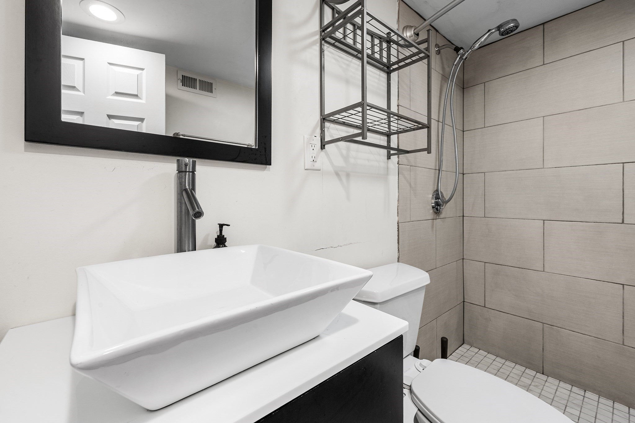 5 Falmouth Rd #5, Watertown, MA Photo #17