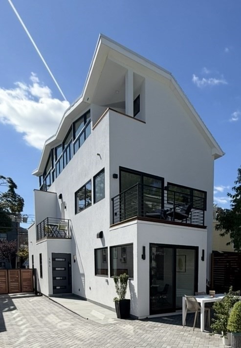 131 Charles Street 131