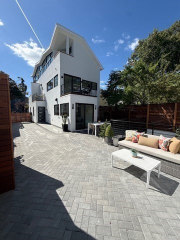 131 Charles Street 131