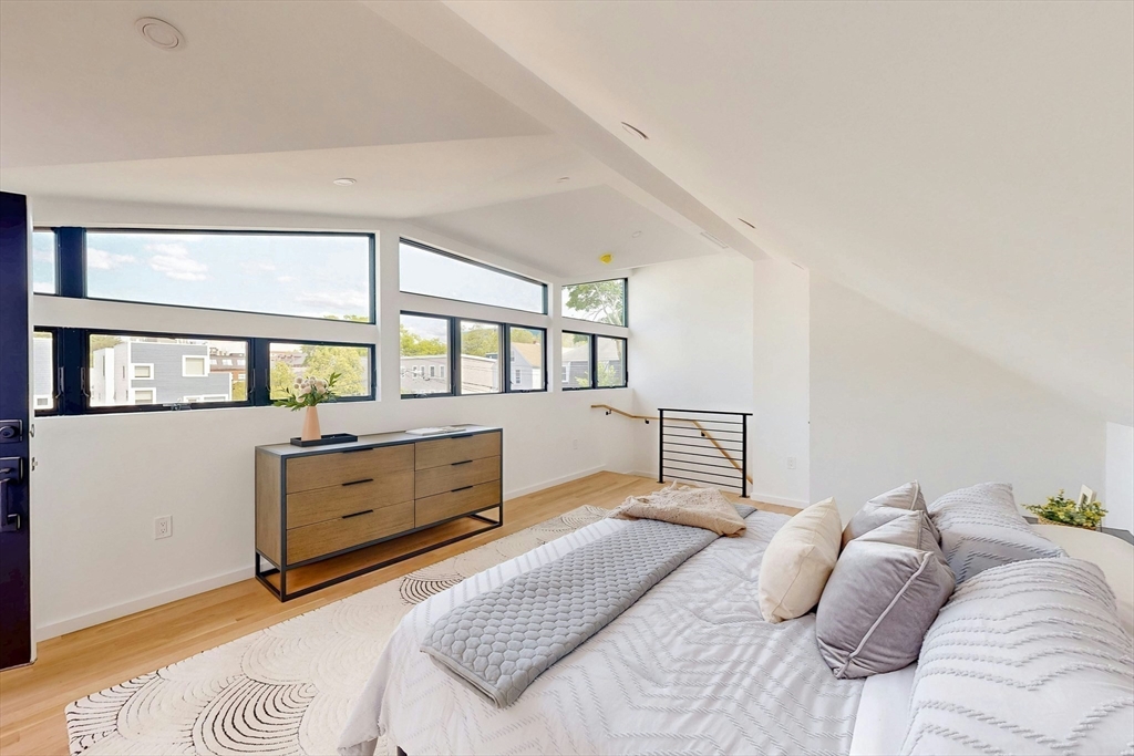 131 Charles Street 131