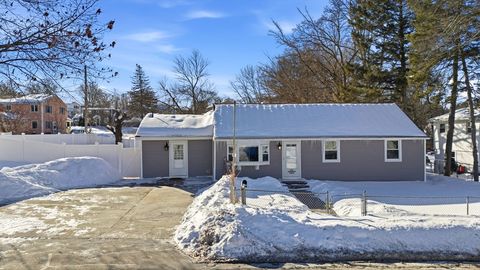 206 Burnham Lowell MA 01852