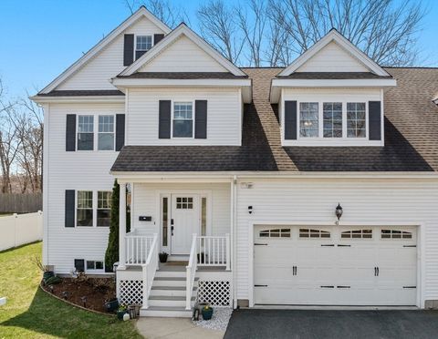 Photo of 41 Sunset Ave #41, Norwood, MA 02062 (MLS # 73513030)