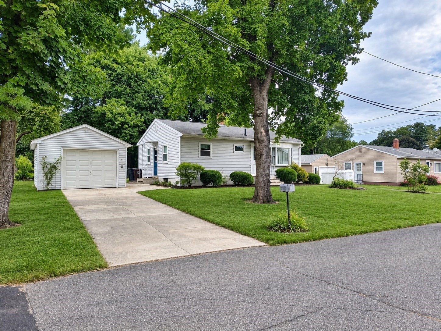 81 Beveridge Blvd, Westfield, MA, 81 Beveridge Blvd, Westfield, MA Photo #2