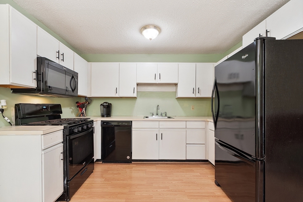 124 Tennis Plaza Rd 34