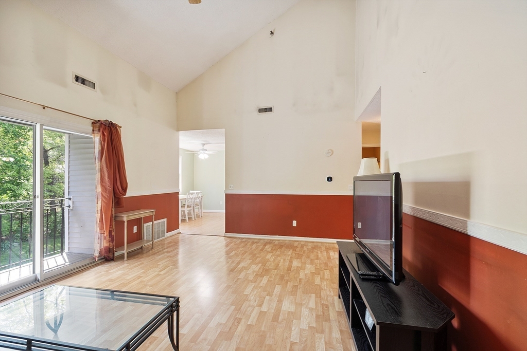 124 Tennis Plaza Rd 34