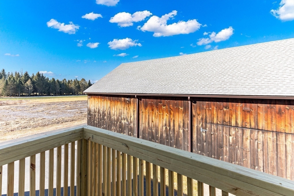 Hadley, Massachusetts 01035, United States, 4 Bedrooms Bedrooms, ,5 BathroomsBathrooms,Residential,Active,194769