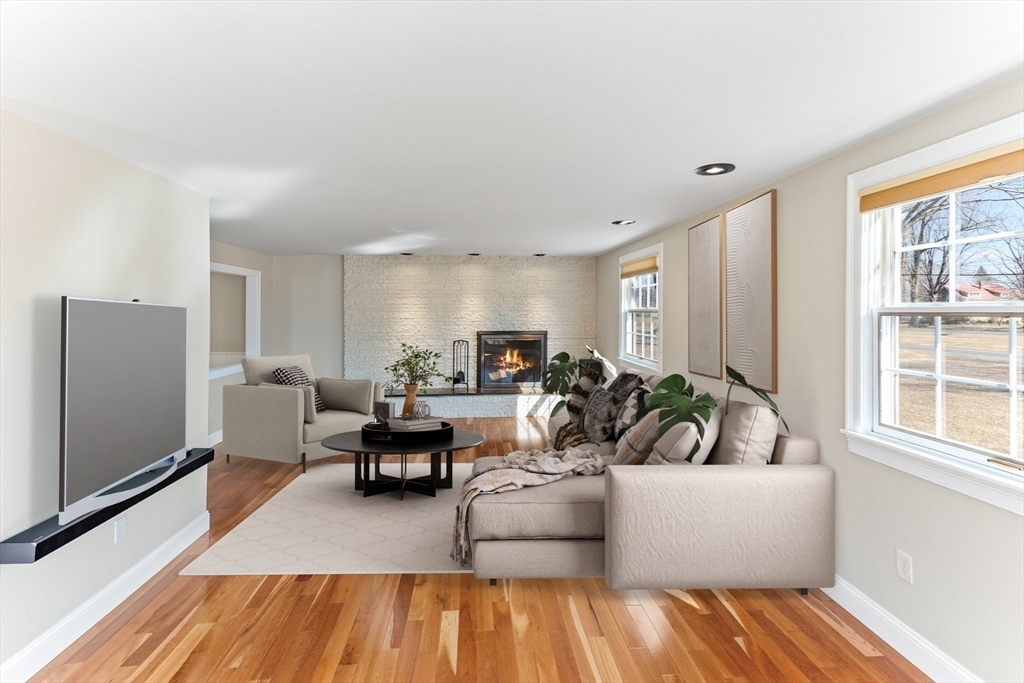 Hadley, Massachusetts 01035, United States, 4 Bedrooms Bedrooms, ,5 BathroomsBathrooms,Residential,Active,194769