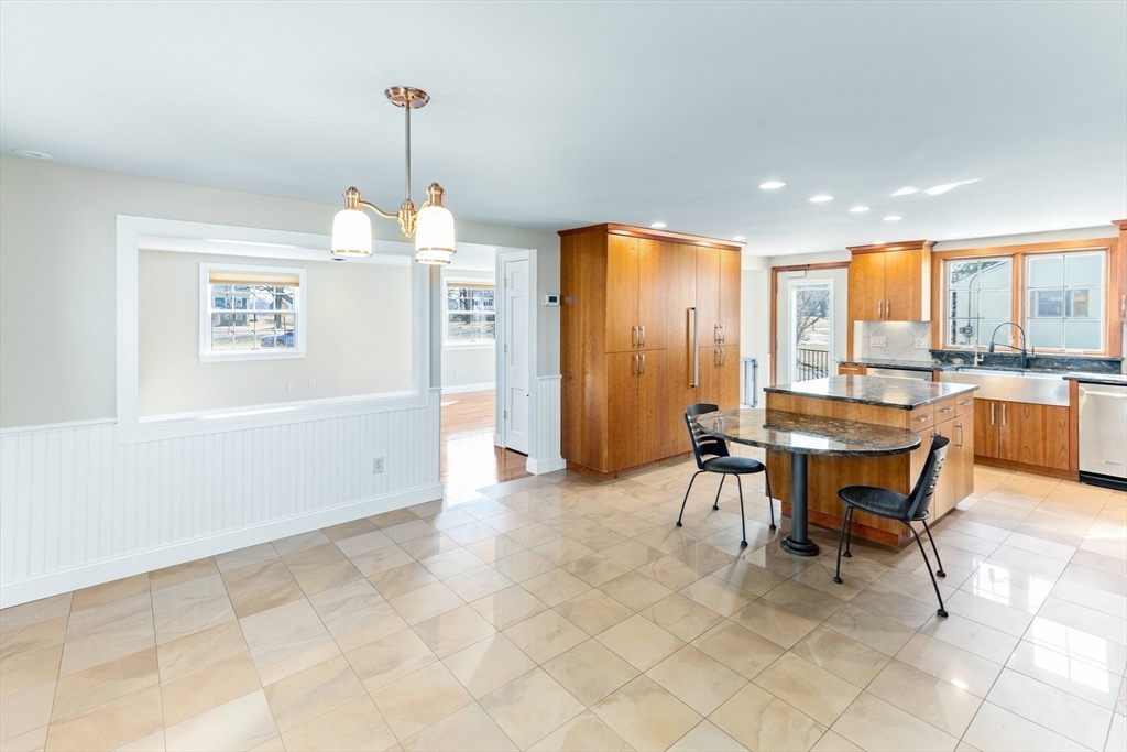 Hadley, Massachusetts 01035, United States, 4 Bedrooms Bedrooms, ,5 BathroomsBathrooms,Residential,Active,194769