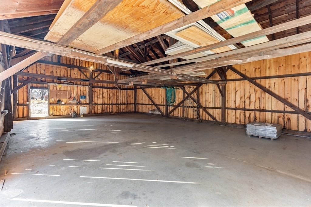 Hadley, Massachusetts 01035, United States, 4 Bedrooms Bedrooms, ,5 BathroomsBathrooms,Residential,Active,194769