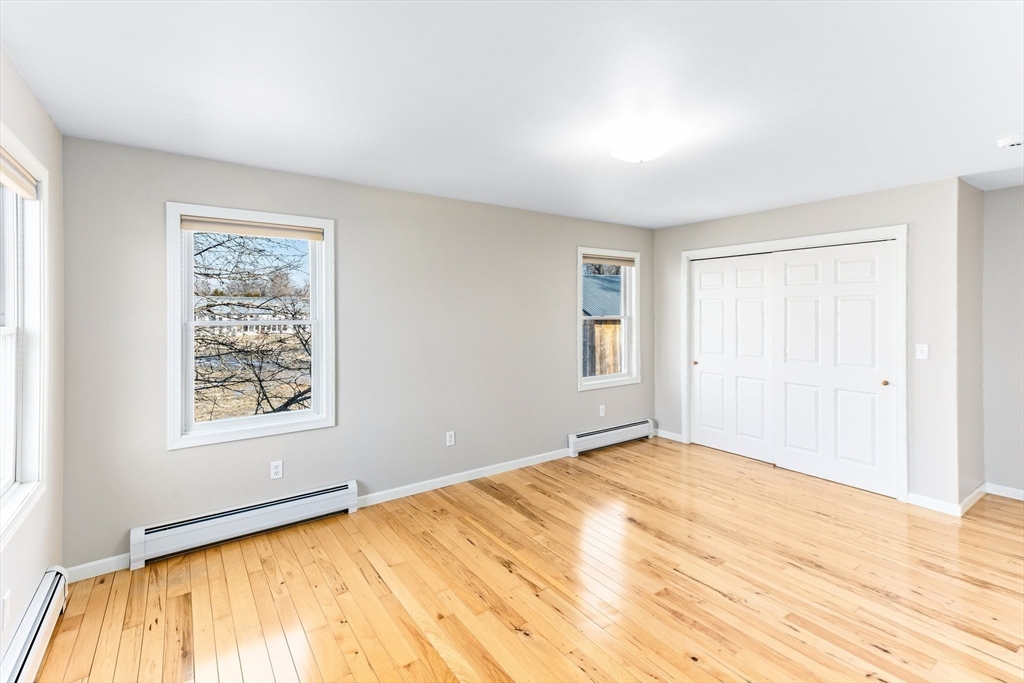 Hadley, Massachusetts 01035, United States, 4 Bedrooms Bedrooms, ,5 BathroomsBathrooms,Residential,Active,194769