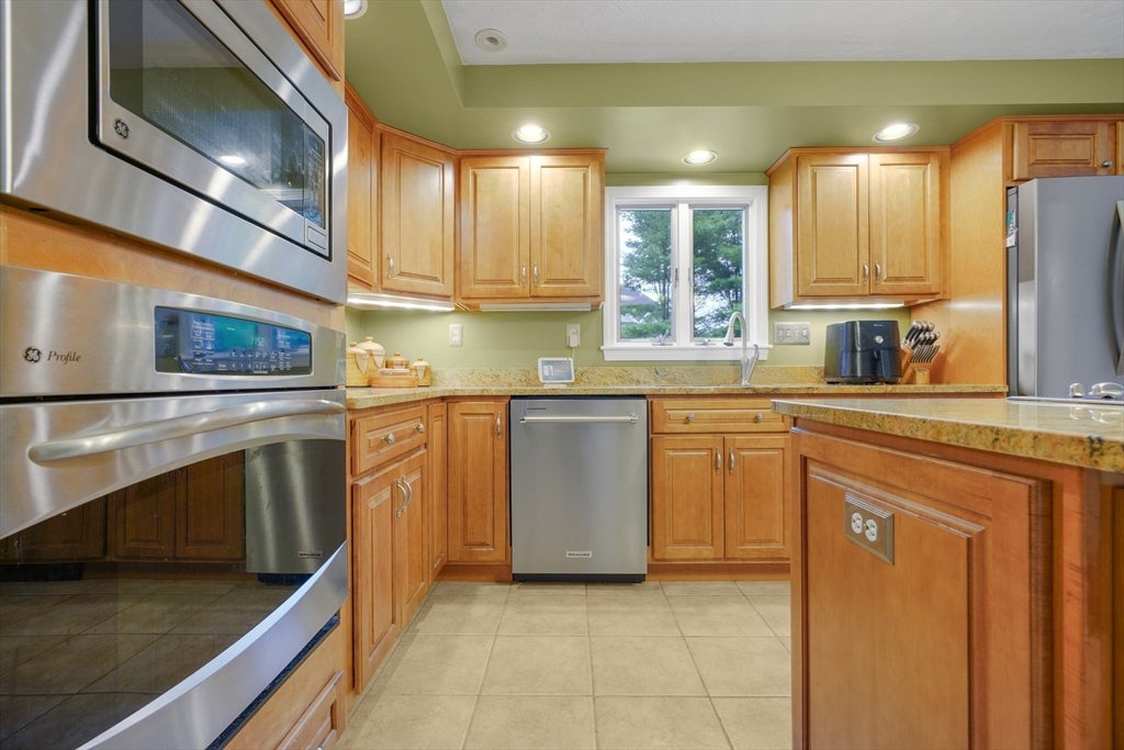 20 King Phillip Drive, Rehoboth, MA Photo #11