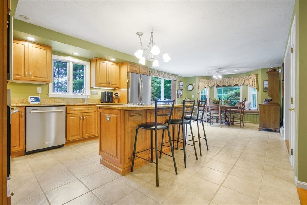 20 King Phillip Drive, Rehoboth, MA Photo #10