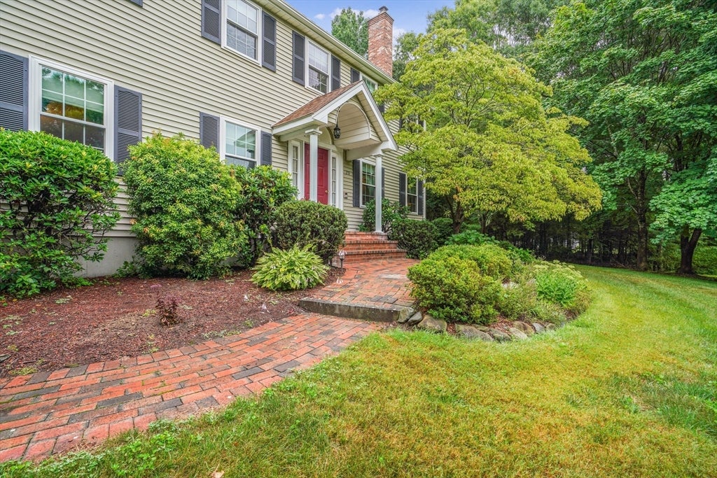 20 King Phillip Drive