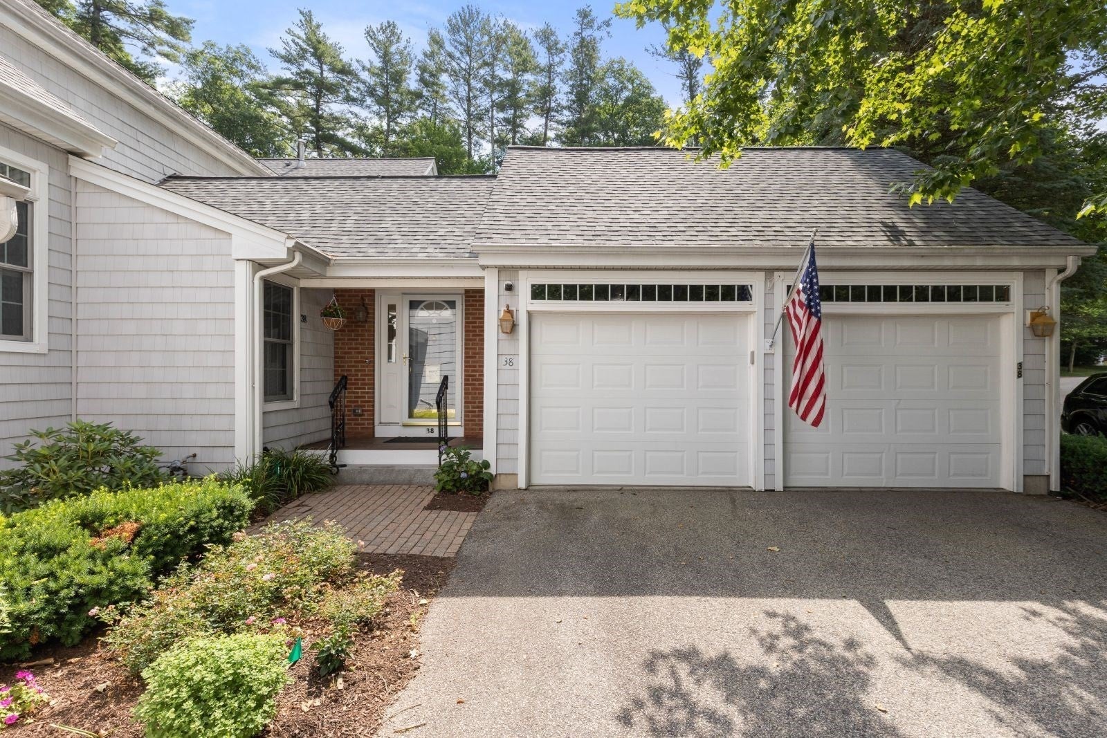 38 Juniper Ln