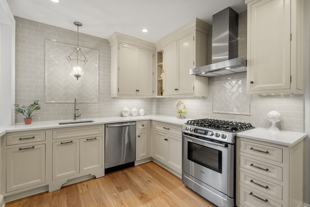 135 Beaconsfield Rd 1