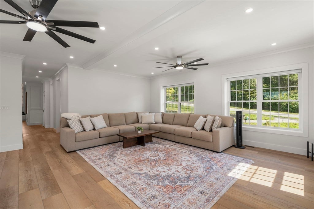 9 Flanagan Dr, Shrewsbury, MA Photo #15