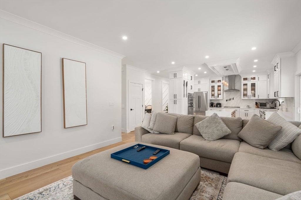 9 Flanagan Dr, Shrewsbury, MA Photo #10