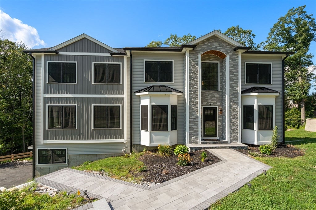 9 Flanagan Dr, Shrewsbury, MA Photo #1