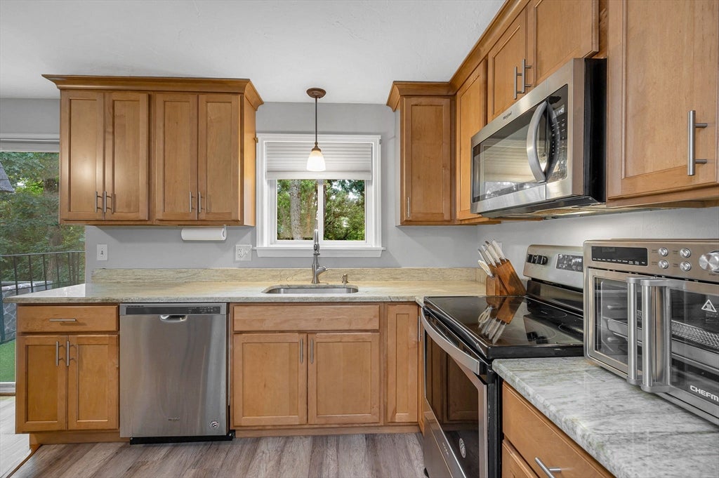 141 Thissell Ave #26, Dracut, MA Photo #10