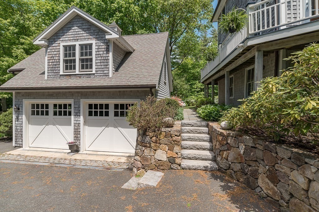 20 Old Neck Rd