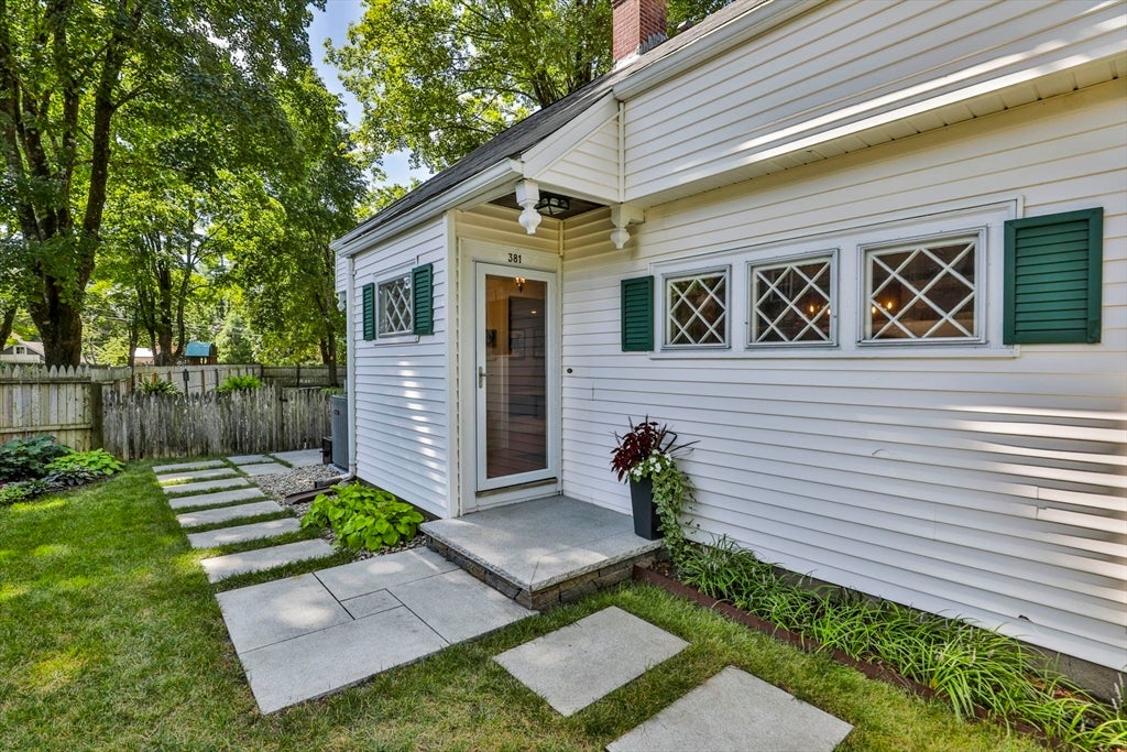 381 Willow St, Mansfield, MA, 381 Willow St, Mansfield, MA Photo #3