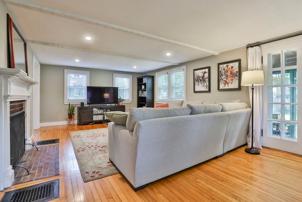 381 Willow St, Mansfield, MA, 381 Willow St, Mansfield, MA Photo #8