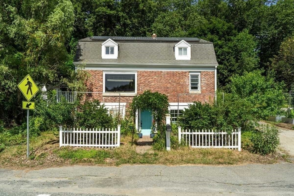 709 Main St
